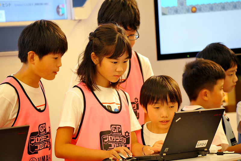 難関の最終バトルステージに取り組む子供達、イエローデビルには各チームが苦戦の様子