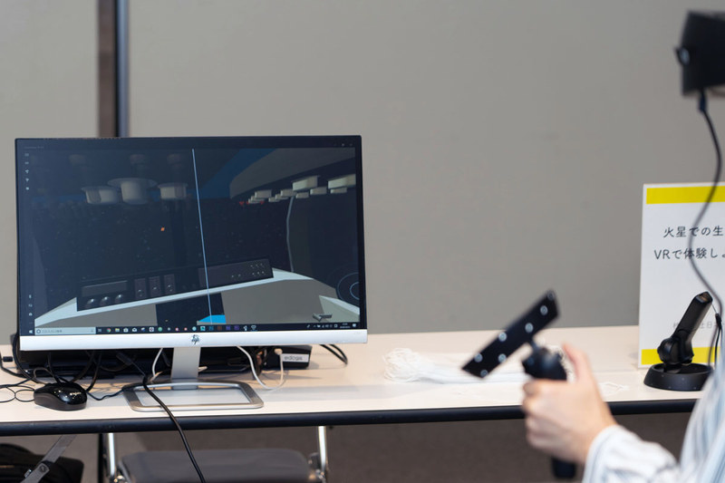 <a href="http://jp.ext.hp.com/workstations/missionz/mars/">Project MARS</a>から派生した、高校生達による火星での生活を疑似体験できるVRコンテンツを展示していた