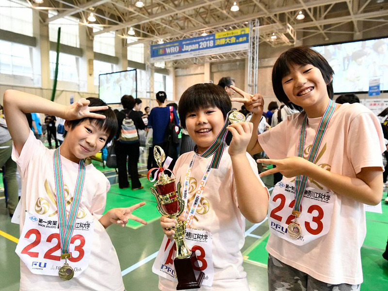 左から片岡君、小助川君、只石君