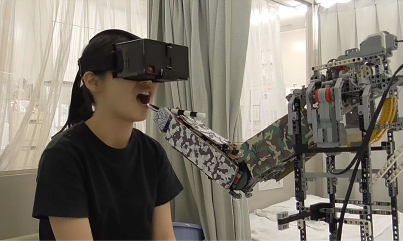 ARとVRを使ったロボット「もぐもぐくん」