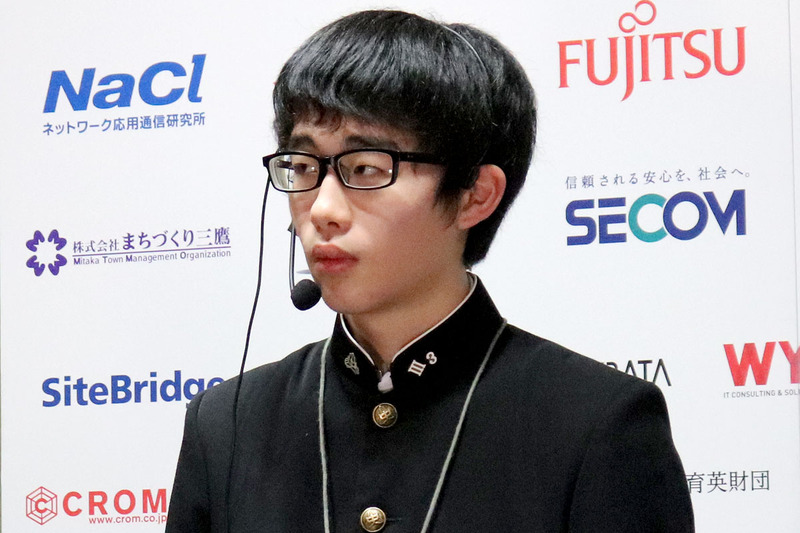 「岩手の鮭」をプレゼンテーションする　高橋亮太さん