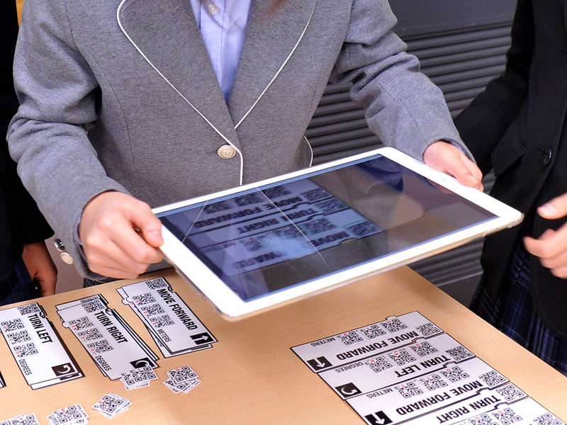 iPadでコーディングブロックを取り込む様子