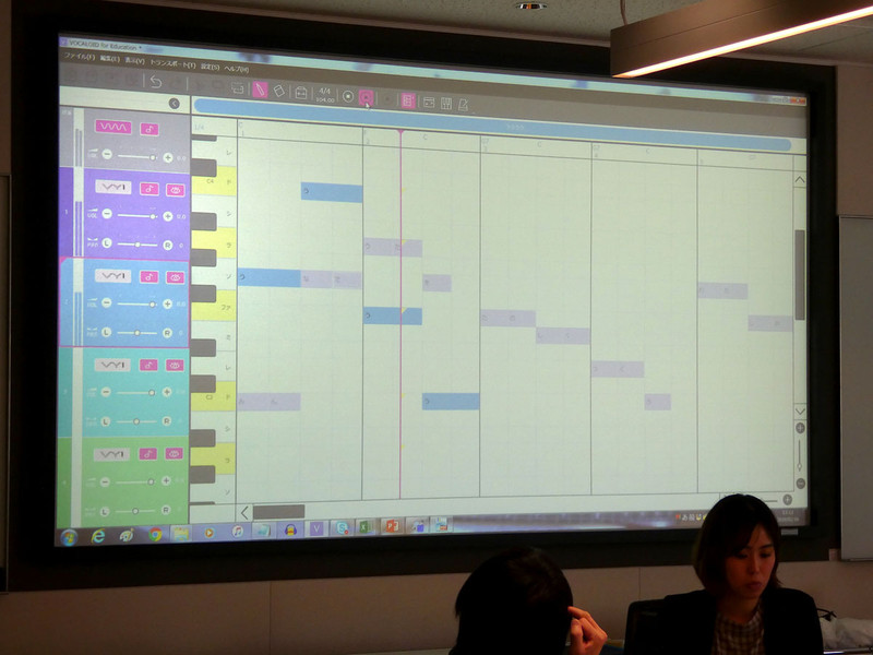 YAMAHAはタブレットでプログラムを組み立てながら歌づくりができる「ボーカロイド教育版」のワークショップを開催。小学校高学年〜高校生を対象に試行錯誤を重ねながら、楽しく音楽の創作活動が行えるのが特徴