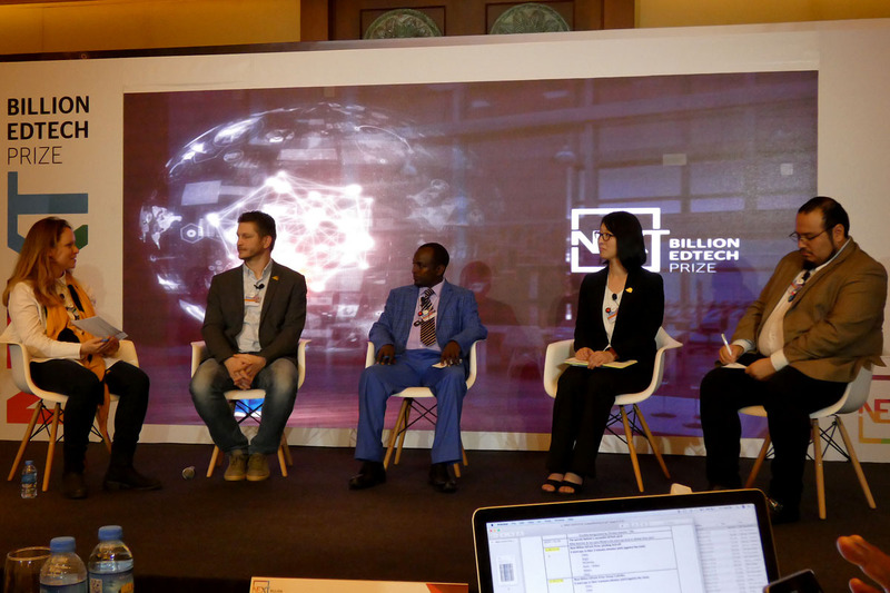 堀尾美央氏が参加したパネルディスカッション「What teachers want from EdTech」（右から2番目が堀尾氏）