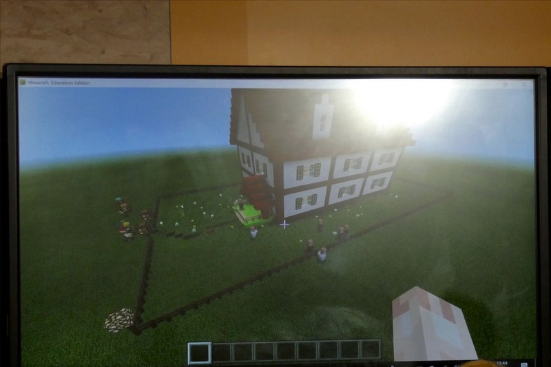 30分という短い制限時間で、課題の家の建築をクリア