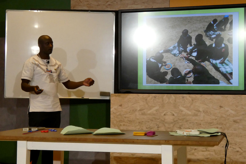 Peter氏の模擬授業の様子