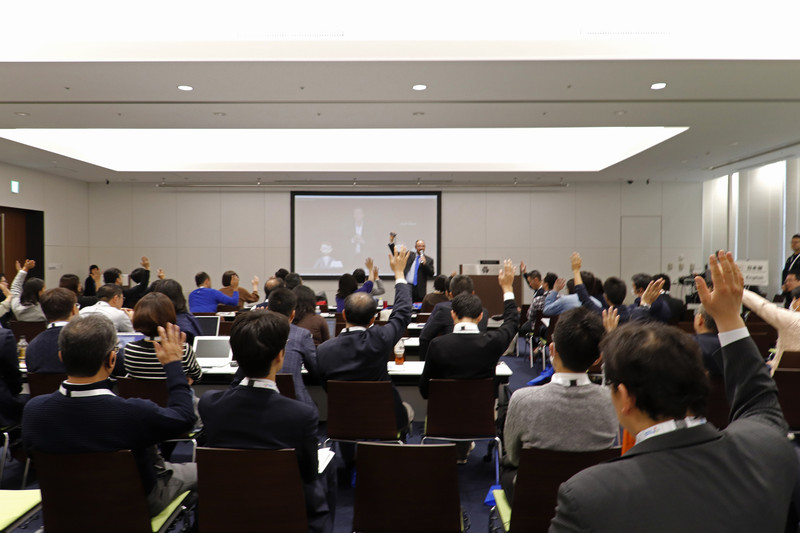 会場全体にもリアクションを求め、学習効果を体験