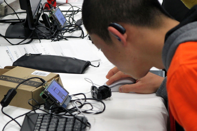 完成した次世代インターフォンで友達を呼び出してみる