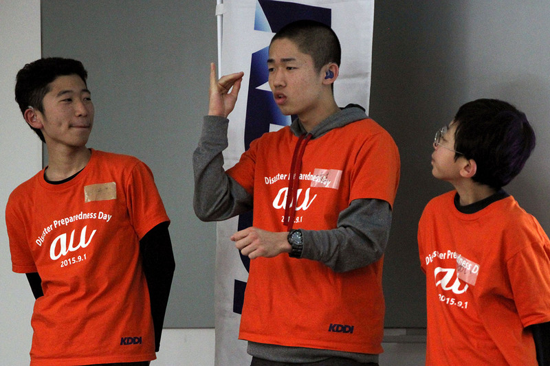 2組に分かれてプレゼンテーションが行われ、感想や今後の目標が語られた