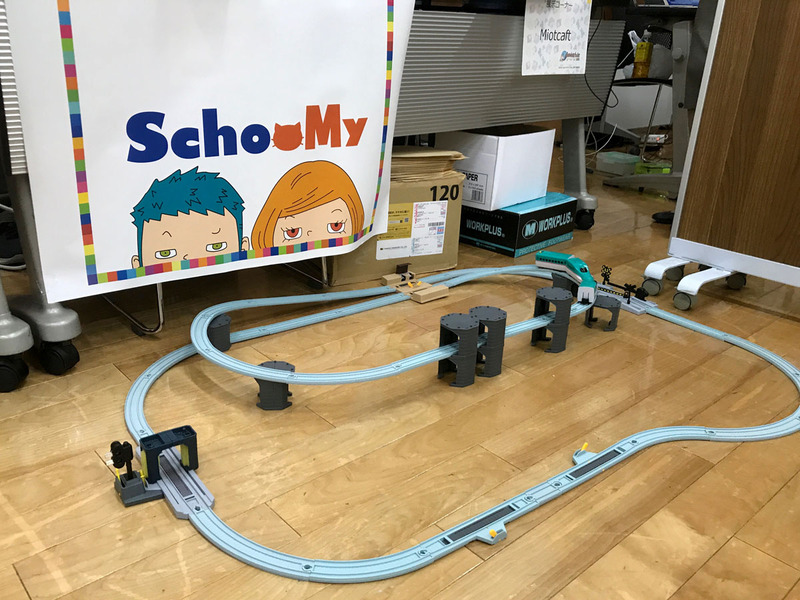 SchooMy:オリジナルマイコンボードを活用した作品
