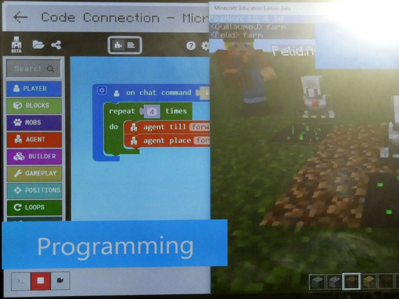 生徒たちはMakeCode for Minecraftを利用したプログラミングも