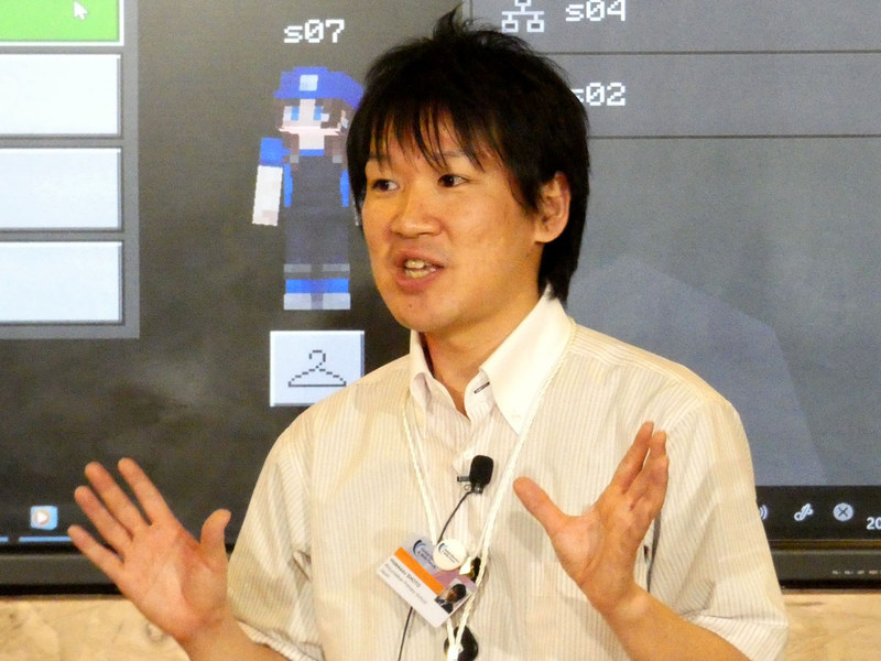 身振り手振りを交えながら表情豊かに授業を進める正頭氏