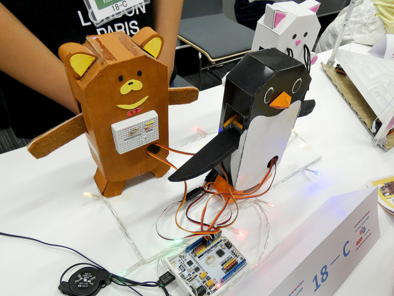 Arduinoを使ったていねいな工作で注目を集めていた動物ロボット。元々サーボモーターとLEDの動作チェックに作ったものだが、かわいかったので増やしたという