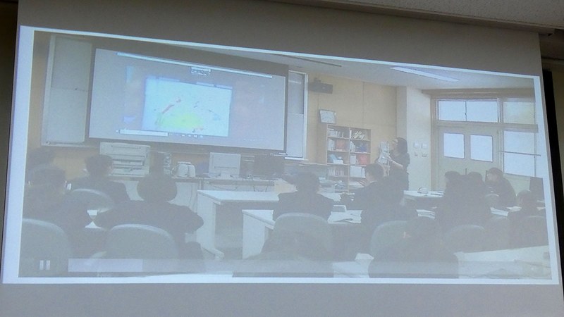 ボルネオ島とつないだSkype授業の様子