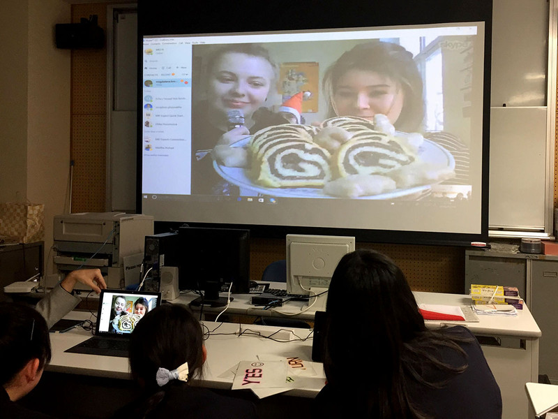 スカイプを活用した遠隔交流学習の様子