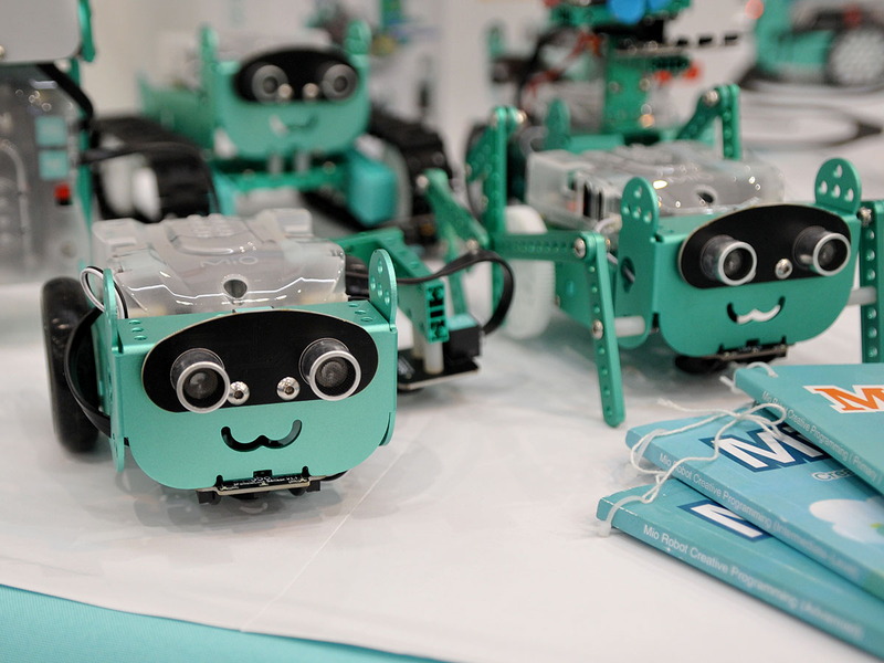 mBot対抗？のロボットキット、表情が可愛いMiOシリーズが並ぶ