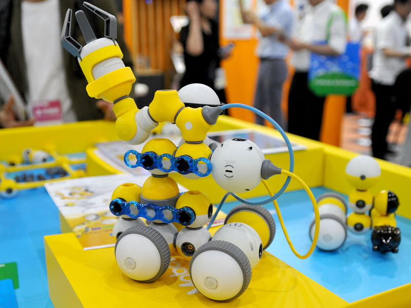 各部品のデザインがとても親しみやすく工夫されているMabot、組み立てられるものも実にさまざまで想像力が刺激されそうだ