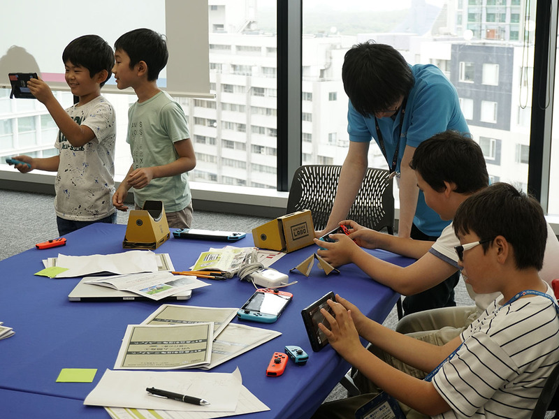 各自のアイディアを生かしてVRゲーム制作を進める