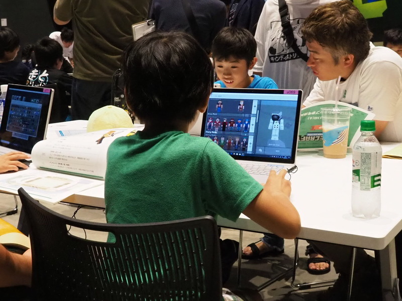 釜石PITで行われたワークショップでは、子どもたちが楽しそうにマインクラフトをプレイした