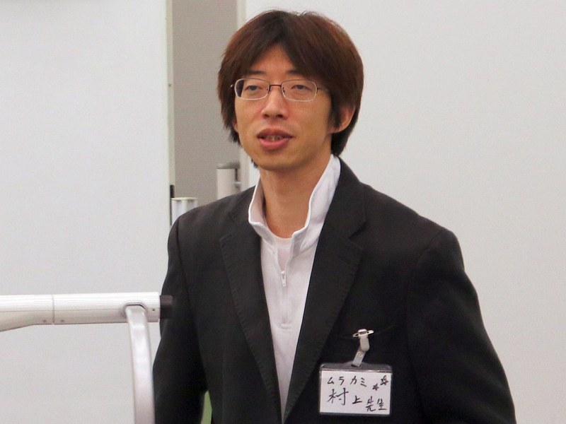 ワークショップの講師を務めた株式会社ウルトラエックス 村上千佳氏は、普段はプログラマーとして、スマホやパソコンをターゲットにしたプログラミングをする現役の技術者だ