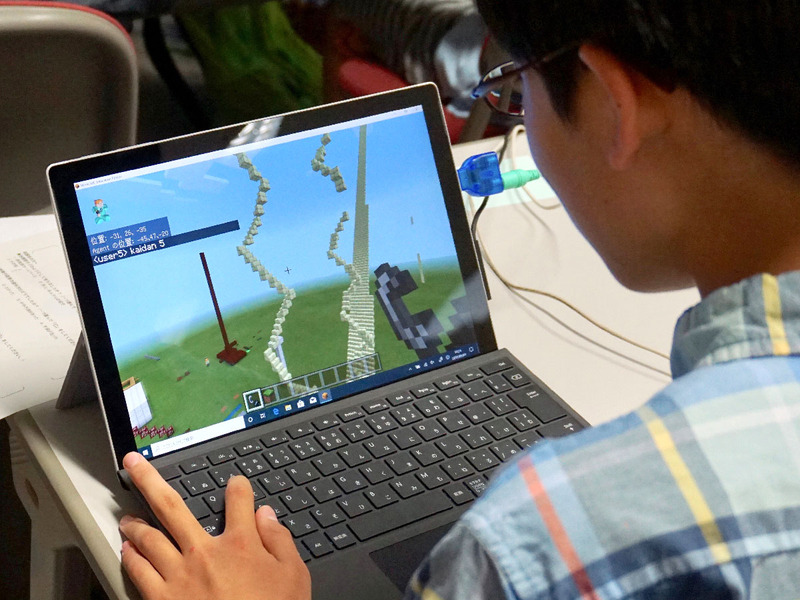 マインクラフトで階段や螺旋階段を作るプログラムに挑戦