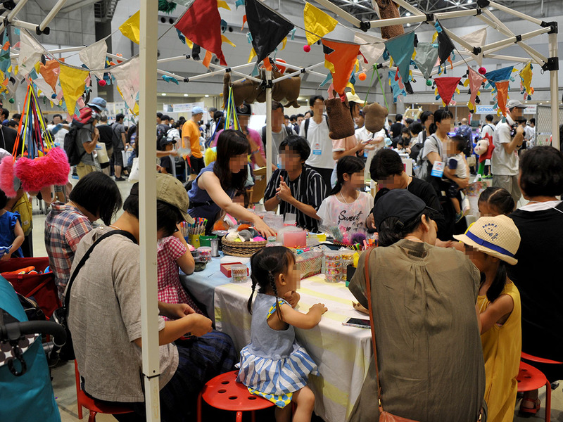 自由にMakeに取り組み遊ぶ子どもたち