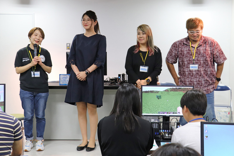 講師を担当した2人とあしあとのふたりから子どもたちにメッセージ