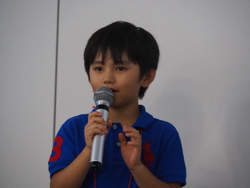 「会話おたすけ音声ロボット」の作者、安藤颯亮さん（小3）