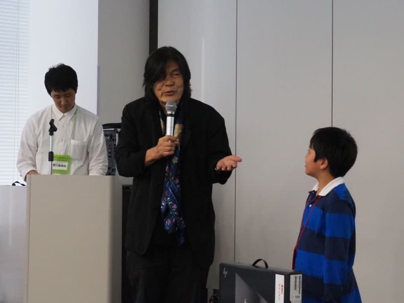 審査委員長の河口洋一郎氏は、「開発にあたって現地まで出向いて取材したことは素晴らしい」と高く評価した