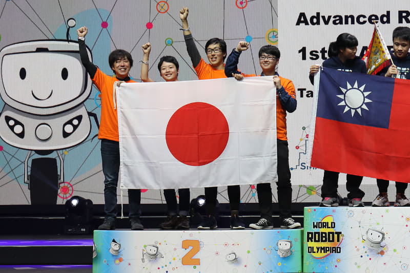 銀メダルを獲得したKAIT Specialists（写真提供：NPO法人 WRO JAPAN）