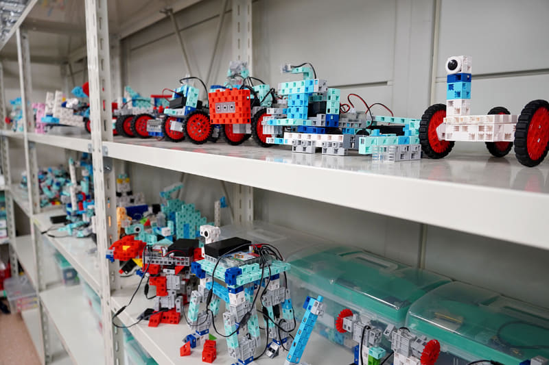 ロボットプログラミングにも早くから取り組んでいる