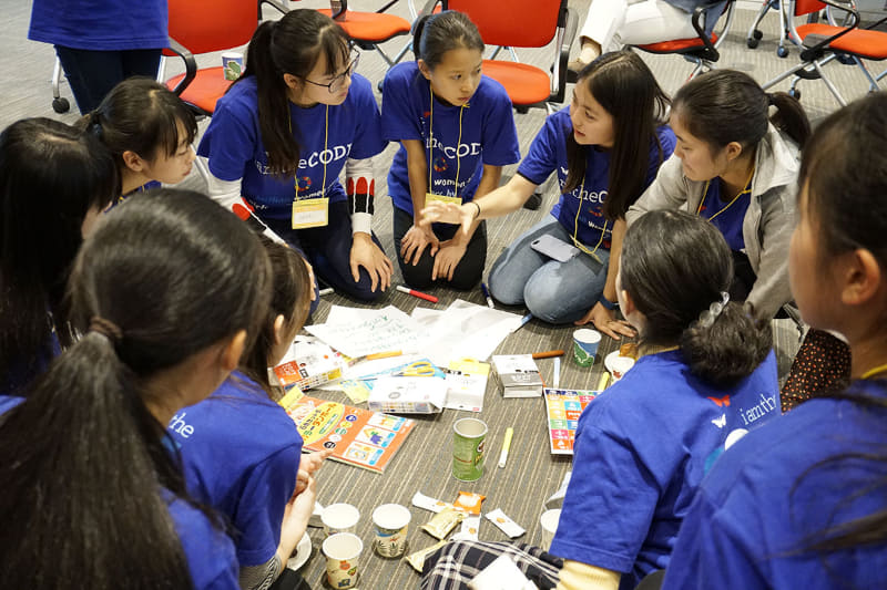 積極的に意見交換をする参加者たち