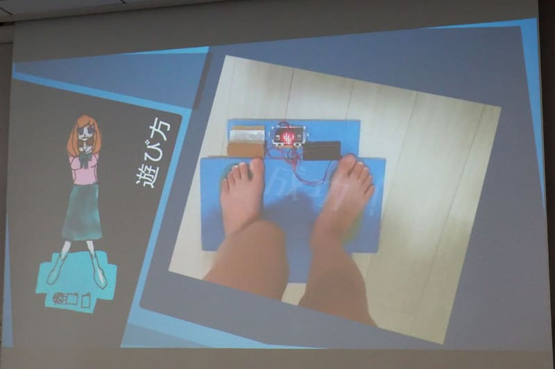 「マイクロビットバランスボード」は、micro:bitについているボタンは立ったままでは押せないため、アルミ箔を使って足で踏むスイッチを自作したという