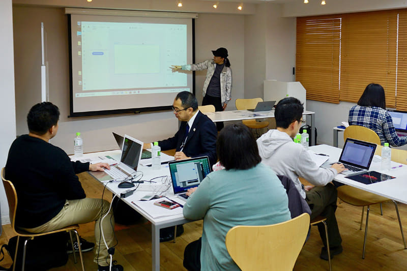 高校の情報教員を対象にしたAdobe XDの研修会