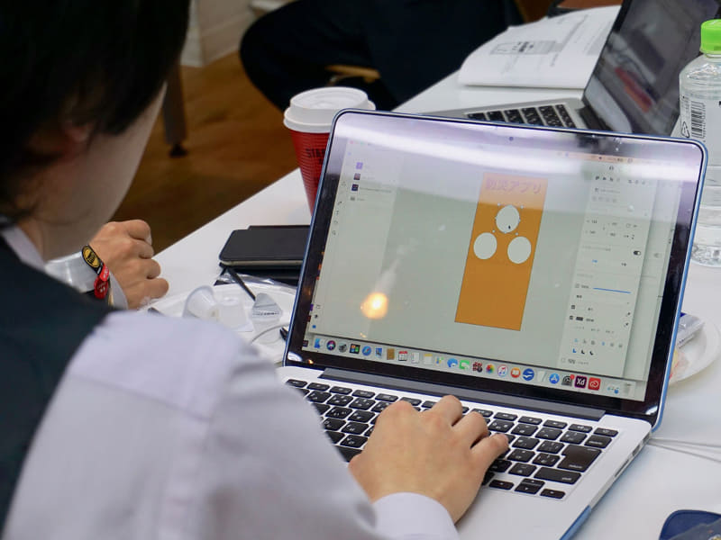 Adobe XDの教員研修では、“防災マップアプリをつくろう”をテーマに見た目のプロトタイプを作成