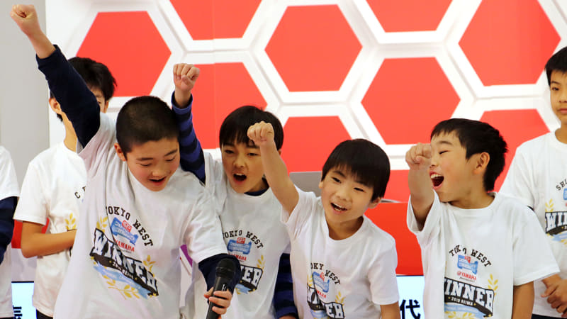 【東京西地区代表】柄澤将太さん（Scratch担当）、石崎 周さん（Drone担当）、下島一機さん（MakeCode担当）、有賀想真さん（Robot担当）