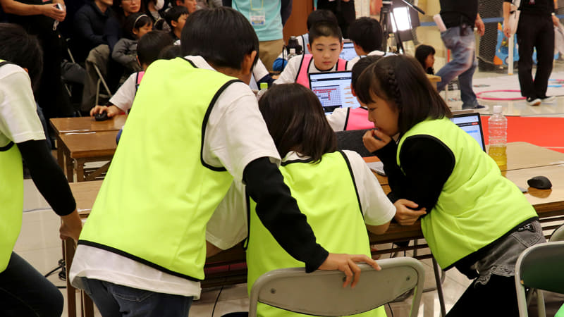 自分のステージの攻略が終わったら仲間のステージ攻略をみんなでサポート