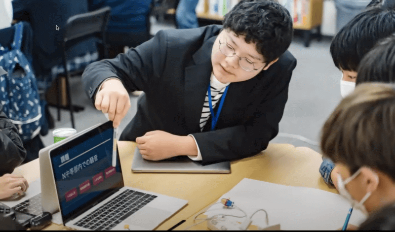 課題解決の発表では、多くの生徒からAIフェアネスに関する質問も投げかけられたという