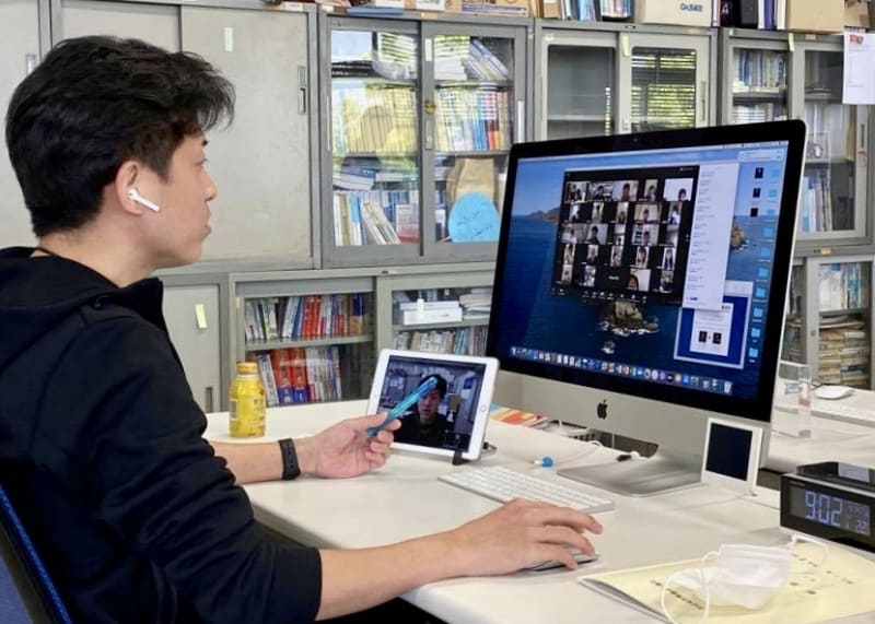 休校中も生徒たちとオンラインでコミュニケーション