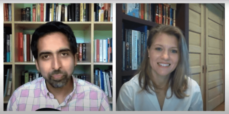 cap)写真左より、「Khan Academy（カーンアカデミー）」の創設者兼 CEO サル・カーン氏と、YouTubeラーニングコンテンツパートナーシップディレクターのケイティ・カーツ氏