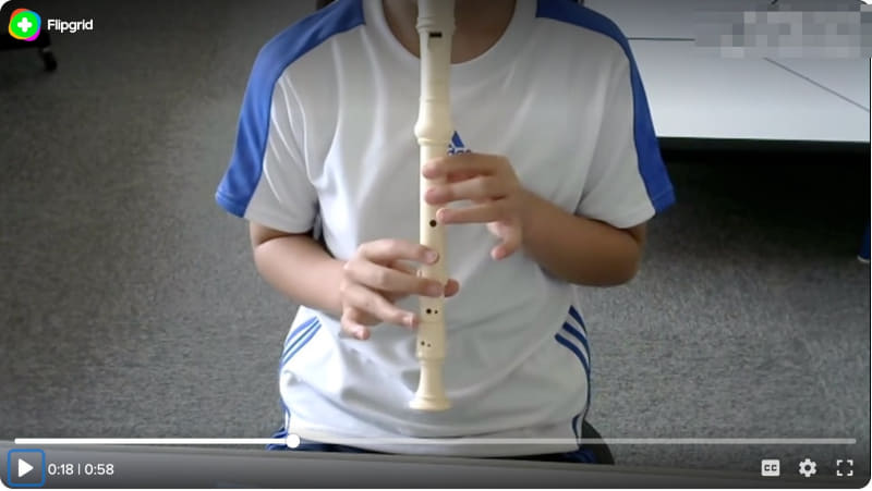 リコーダーのテスト。自分が演奏しているところを動画撮影し、Flipgridで提出