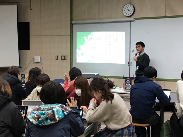 かつて自分が学んだ村井哲学やイリイチを、今は大学生に向けて語っている