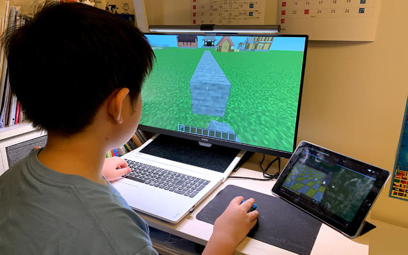 タブレットでYouTubeの解説動画を参照しながらGW2780Tで謎解きや建築すると快適らしい