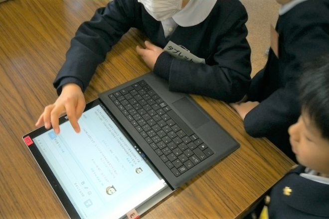 小学1年生がSNSで互いの鑑賞文を読み合う