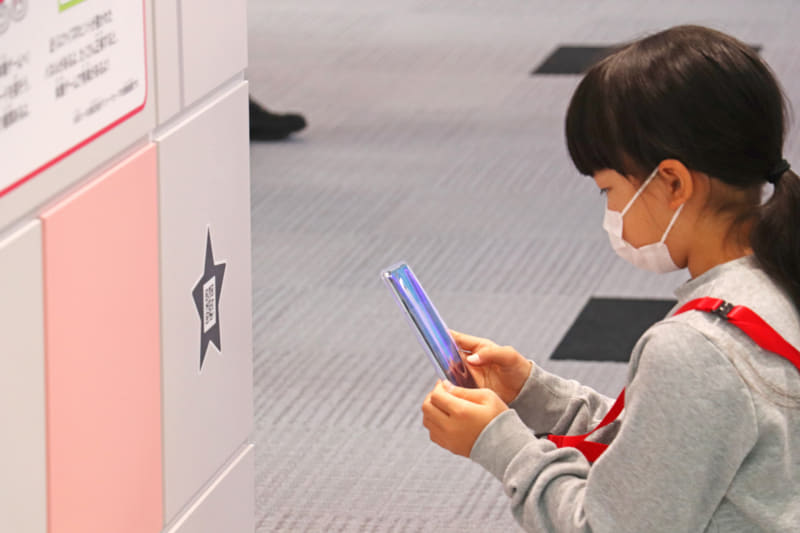 Mulabo!ガイドで各エリアのQRコードを読み込んでクイズに回答していく