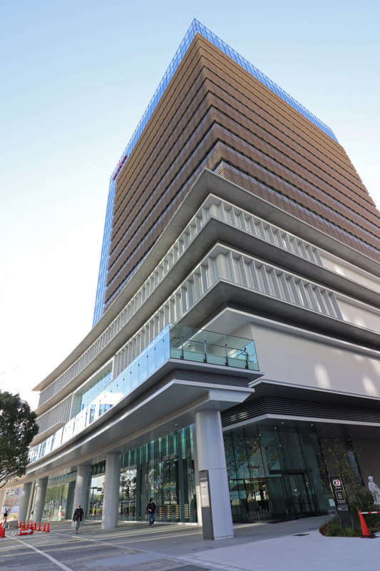 横浜・みなとみらい21地区に開設された研究拠点「村田製作所 みなとみらいイノベーションセンター」1・2階に子ども向け科学体験施設の「Mulabo!」が設置されている