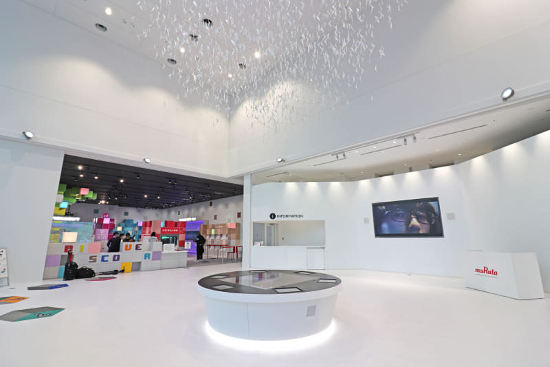 Mulabo!の受付がある広々とした「シンボルゾーン」