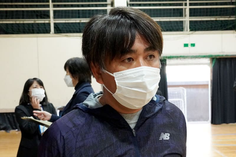 体育を受け持つ本山竜次教諭