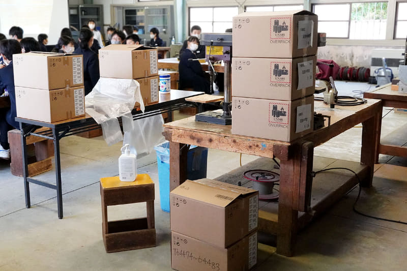 全国の小中学校で始まった1人1台環境。学校に導入されたタブレットPCが段ボールに入ったままという事態にならないよう、積極的に使用してほしい