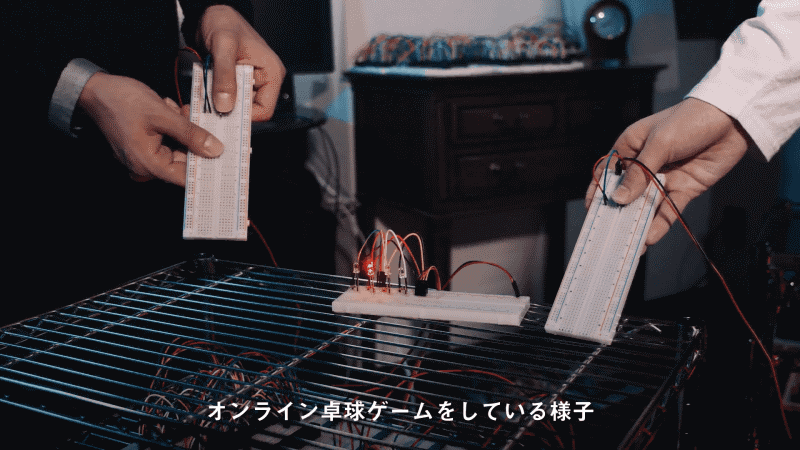 この4つのLED部分が卓球ゲーム。クライアントAとBでタイミングよく操作ボタンをおせば、LEDが順に点灯していったりきたりしているように見える